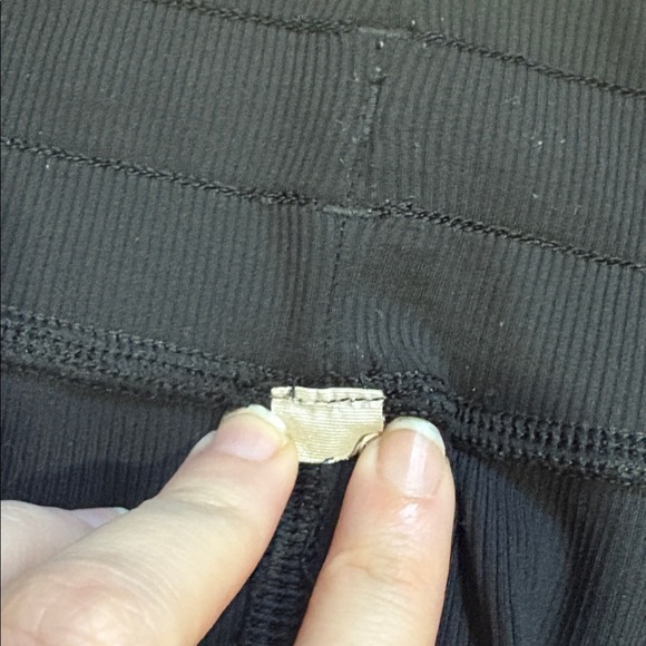 Lululemon Street to Studio Black Size 6 Women's Pants - Picture 8 of 9